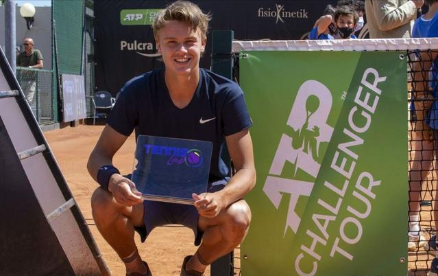 了她的惊人 了她的惊人